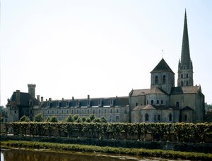 Romanische Kunst: Ansicht der Basilika von Saint Savin-sur-Gartempe, gegründet im 11. Jahrhundert. Saint Savin, Wien