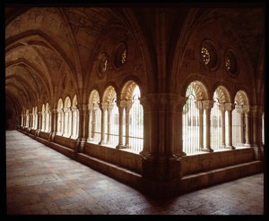 Blick auf den Kreuzgang der Kathedrale Sainte Thecle (Sainte-Thecle) in Tarragona