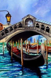 Gondeln an der Rialto-Brücke in Venedig, 2023
