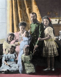 Familienporträt von Zar Nikolaus II. (1868-1918) von Russland - Fotografie um 1904-1905 von Russian Photographer