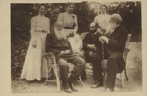 Leo Tolstoi mit Familie und Freunden von Russian Photographer