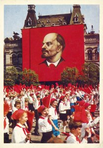 Maiparade auf dem Roten Platz, Moskau von Russian Photographer