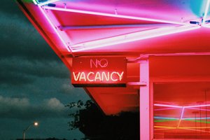 Kein freies Zimmer Neon Nacht