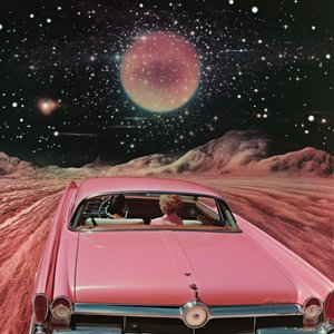 Rosa Auto im kosmischen Antrieb