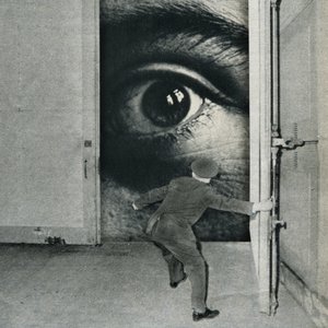 Surrealer Blick Jenseits Der Tür