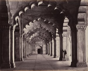 Agra. Die Motee Hasjid in der Perlenmoschee. Ansicht des gesamten Ganges