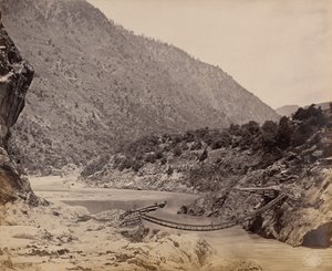 Seilbrücke bei Kistwar von Samuel Bourne