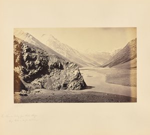 Das Chandra-Tal von Chota Shigri - Shigri-Gipfel in der Ferne von Samuel Bourne