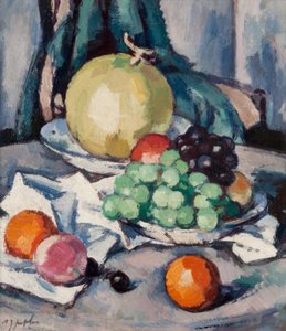 Gemischtes Obst - Melone, Trauben und Äpfel, ca. 1926 von Samuel John Peploe