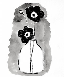 Dunkle Blüten in Vase