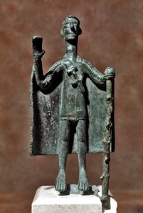 Nuragische Kultur (Nuraghi) Sardinien: Bronze-Statuette eines Reisenden mit einem Stock und einem Umhang. 8.-7. Jahrhundert v. Chr. Cagliari, Museo Nazionale Archeologico, Sardinien, Italien
