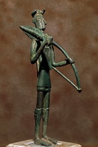Nuragische Kultur (Nuraghi) Sardinien: Bronze-Statue eines Kriegers. 8.-7. Jahrhundert v. Chr. Cagliari, Museo Nazionale Archeologico, Sardinien, Italien