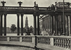Potsdam, Stadtschloss, Kolonnaden an der Havel von Sasha Stone