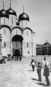 Die Kathedrale der Entschlafung im Moskauer Kreml, Russland, 1883 von Scherer Nabholz and Co