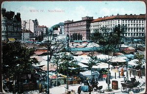 Postkarte, die den Naschmarkt (Lebensmittelmarkt) in Wien zeigt, ca. 1915 (Farblithografie) von School Austrian
