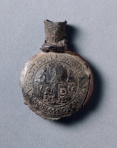 Pilgerampulle mit Szenen der Kreuzigung (Vorderseite) und der Himmelfahrt (Rückseite)