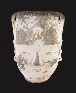 Kopf einer Dame (Irdenware mit Spuren von weißem Schlicker und Farbe)