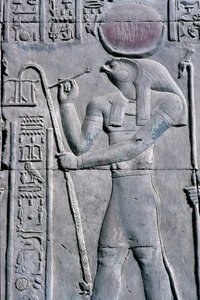 Altes Ägypten, Wandmalerei/Gravur, Horus schreibt auf Papyrusrolle, Tempel von Sebek und Horus, Kom Ombo (Foto) von School Egyptian
