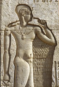 Altes Ägypten, Wandmalerei/-schnitzerei, Ihy, Sohn von Amun und Mut, Tempel von Hathor, Dendera (Foto) von School Egyptian