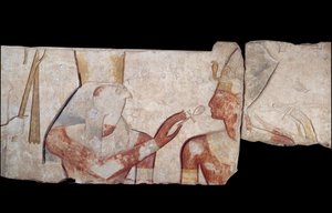Altägyptische Kunst: König Ramses II. wird den Göttern Horus, Amon und Hathor vorgestellt, die ihm Leben und königliche Insignien verleihen. Flaches Kalksteinrelief aus dem Tempel von Ramses II. in Abydos um 1250 v. Chr. 19. Dynastie. Neues Reich. Paris, M von School Egyptian
