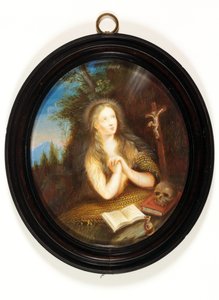 Maria Magdalena lehnt an einem Ufer, ihre Augen auf ein Kruzifix gerichtet von School English