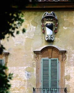 Detail der Südfassade der Villa la Pietra von School Italian