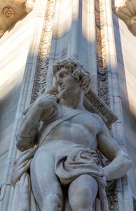 Telamon an der Fassade des Mailänder Doms, Lombardei, Italien (Detail) von School Italian