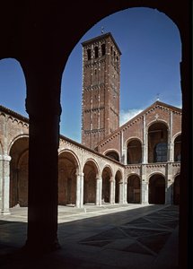 Ansicht der Basilika St. Ambrosius in Mailand von School Italian
