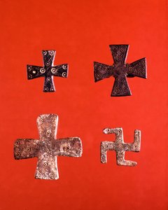 Lombardische Kreuze des 6. und 7. Jahrhunderts. Museo di Cividale Friuli von School Lombard