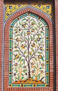 Blühender Baum, Majolika-Dekoration, Wazir Khan Moschee (17. Jahrhundert), Lahore, Punjab, Pakistan