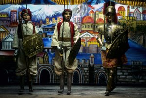 Puppen, Palermo, Sizilien, Italien. Diese sizilianischen Puppen gehören zu einer alten Tradition, die den Sizilianern die Geschichte der normannischen Invasionen erzählt.