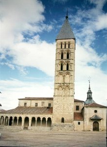 Außenansicht der Kirche San Esteban von School Spanish