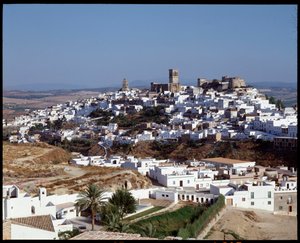 Panoramablick auf die Stadt Arcos de la Frontera, Andalusien, Spanien von School Spanish