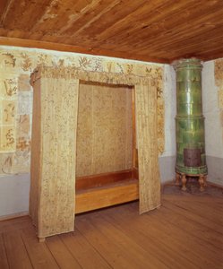 Klappbett und Keramikofen im Haus von Carl Linnaeus (1707-78)