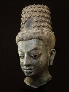 Riesiger Kopf eines Bodhisattva