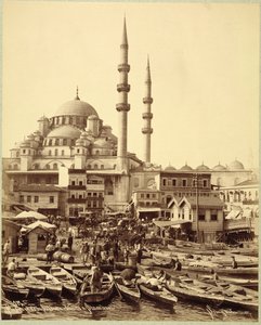 Santa Sophia Moschee und Fischerboote am Ufer des Bosporus, Istanbul, ca. 1890