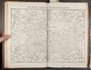 Globus, aus Cosmographia, 1544 von Sebastian Munster