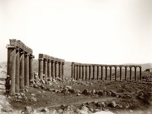 Die ovale Säulenpiazza von Nordwesten, Jerash, 1867 von Sergeant Henry Phillips