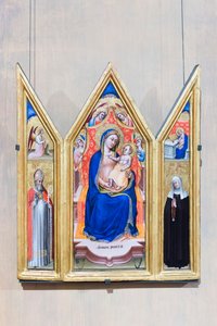 Triptychon, thronende Madonna mit Kind und Engeln (Mitte), Engel der Verkündigung und heiliger Augustinus (links), Verkündigung und heilige Monika (rechts) von Simone dei Crocifissi