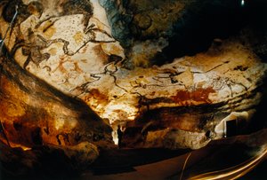 Panoramablick auf die Halle der Stiere in Lascaux, Frankreich von Sisse Brimberg
