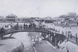 Brücke über den Kinderteich, Ocean Beach, Durban von South African Photographer