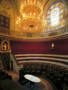 Innenansicht des Amphitheaters der Königlichen Akademie der Medizin, ehemaliges Chirurgiekollegium gegründet 1699, Barcelona, Spanien (Foto) von Spanish School