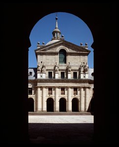 Ansicht der Fassade der Kirche des Königlichen Sitzes von Spanish School