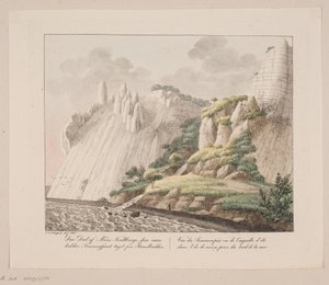 Der Teil der Kreidefelsen von Møn, der Sommerspiret genannt wird, von der Strandpromenade aus gesehen