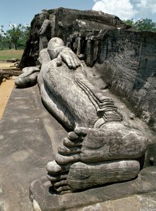 Das liegende Bild, das das Parinirvana des Buddha darstellt, Skulptur, Tempel von Gal Vihara von Sri Lankan