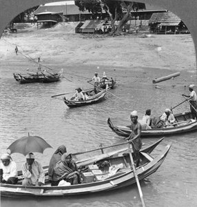 Boote auf dem Irrawaddy-Fluss, Sagaing, Burma, 1908 von Stereo Travel Co