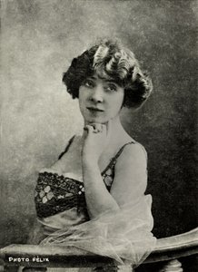 Porträt der französischen Künstlerin Amelie Dieterle