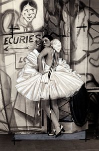 Porträt der französischen Schauspielerin Spinelly im Ballerina-Kostüm