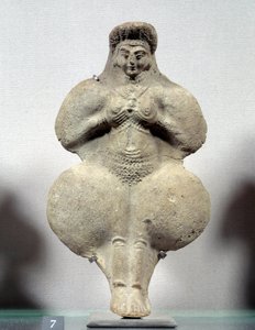 Orientalische Kunst: Terrakotta-Statuette einer Frau, die ihre Brüste hält, wahrscheinliche Darstellung von Ishtar, Göttin der Fruchtbarkeit. Aus Susa. Iran. Elamische Periode. 14.-12. Jahrhundert v. Chr. Paris, Louvre Museum von Sumerian Sumerian