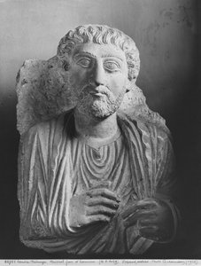 Grabrelief einer männlichen Figur, aus Palmyra, Syrien von Syrian School